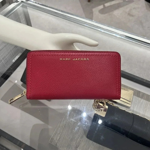 Marc Jacobs GROOVE STANDARD WALLET S103L01PF21 607 savvy red - Picture 1 of 10